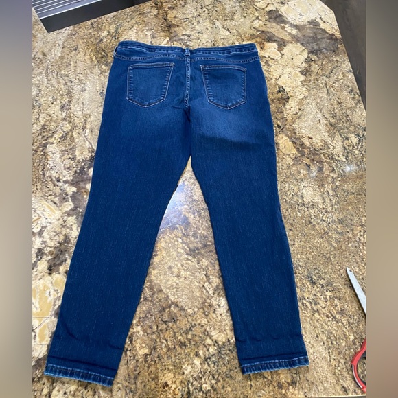 Universal Thread Mid Rise Jeans Women’s 16/33 R - Perfect condition - Picture 8 of 9